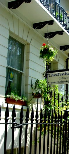 B&B-Cheltenham-Lawn-guest-house-cheltenahm